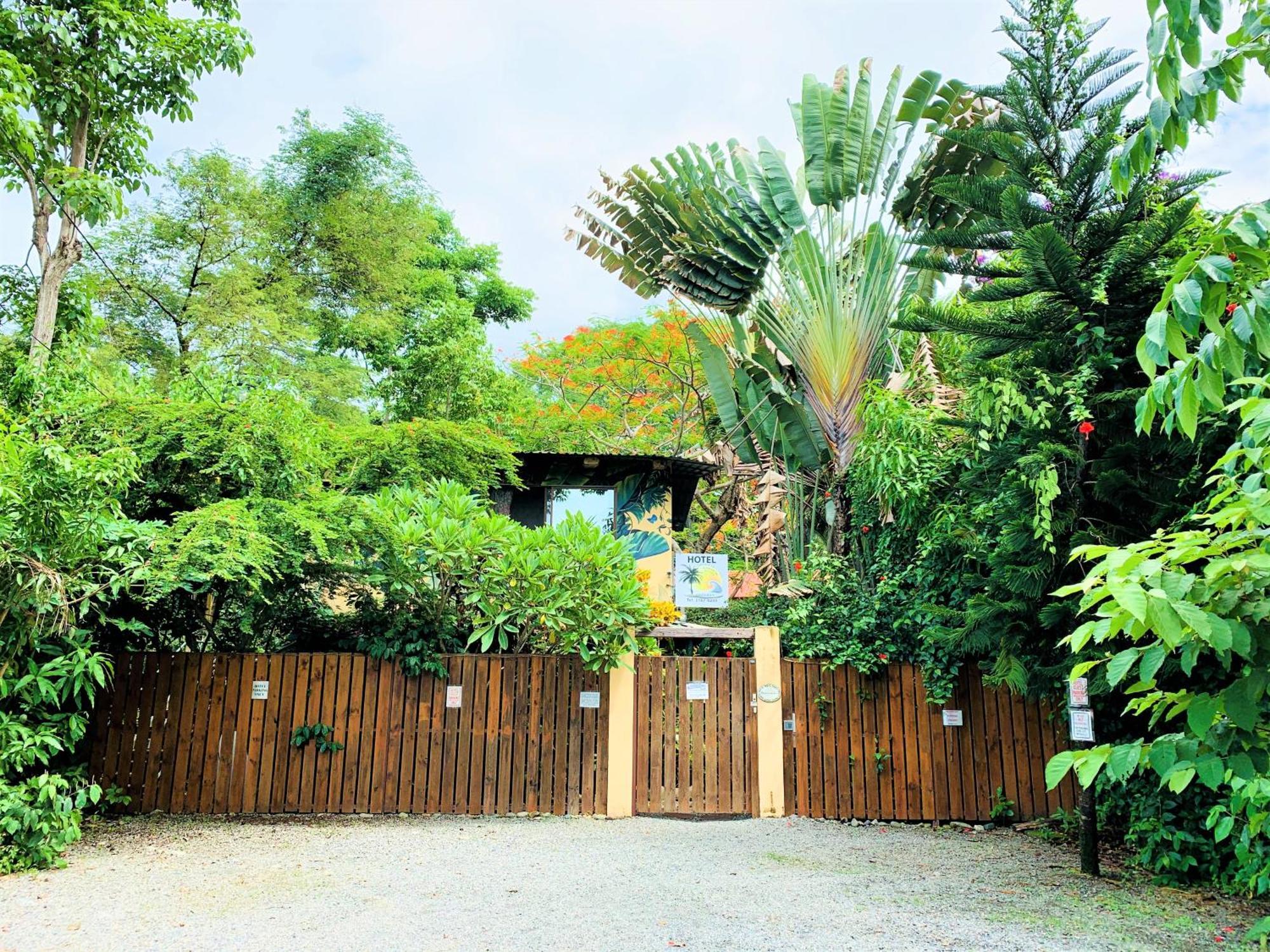 Hotel Tropical Sands Dominical Exteriör bild