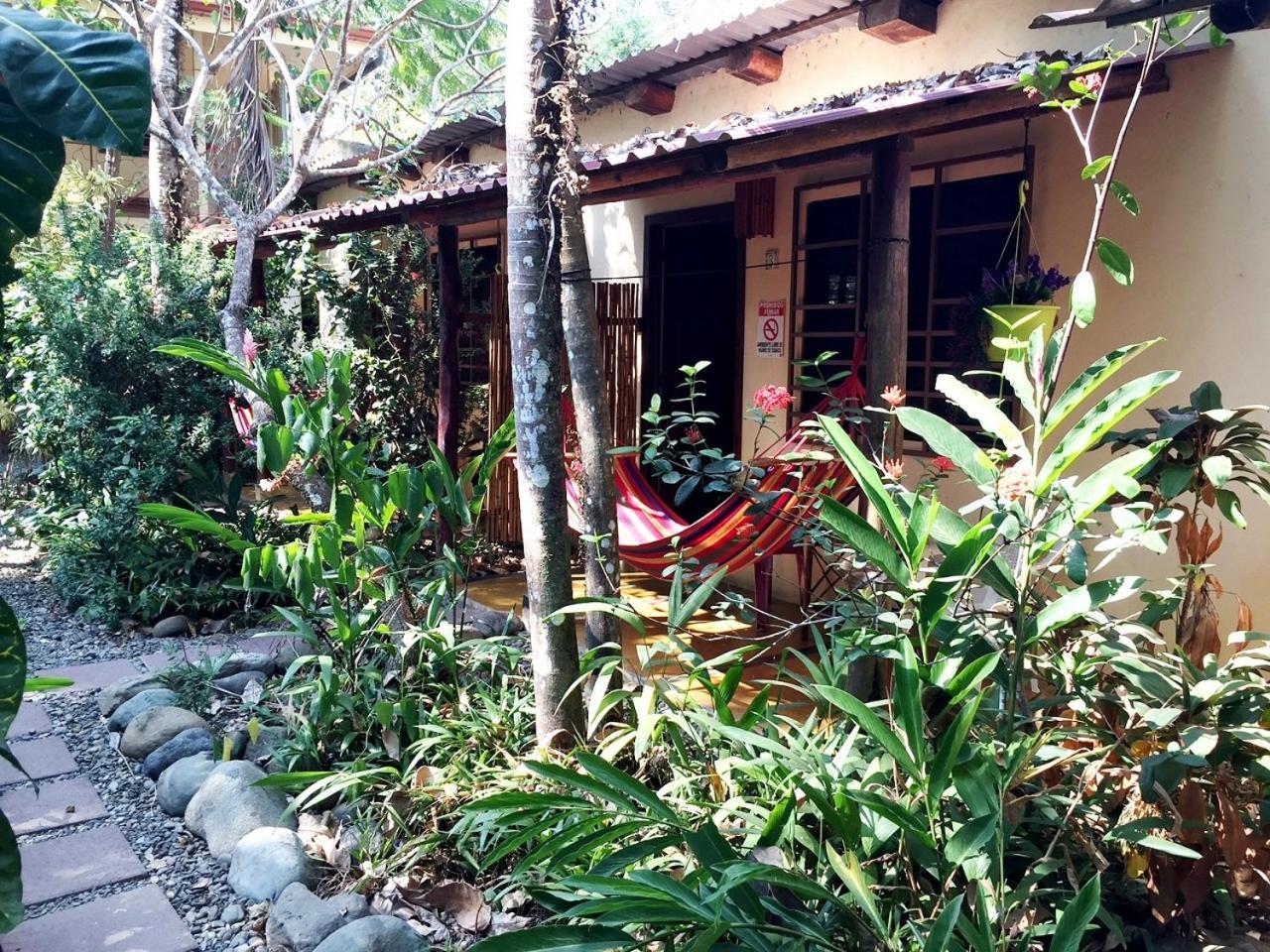 Hotel Tropical Sands Dominical Exteriör bild